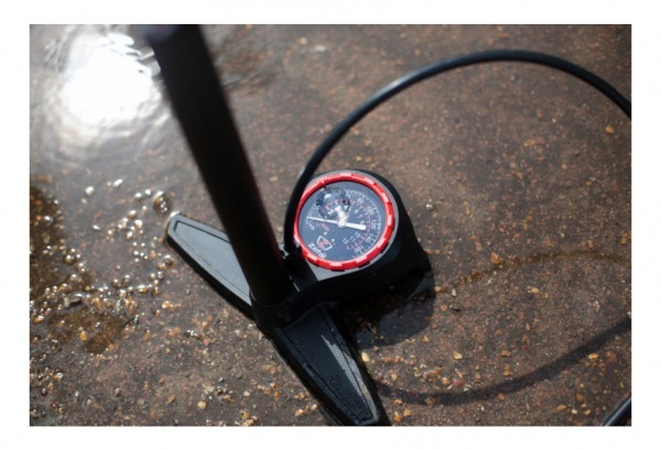 Pompe à Pied ZEFAL Profil Max FP60 Z-Turn Noire – Image 6