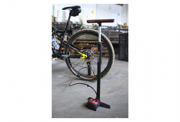 Pompe à Pied ZEFAL Profil Max FP60 Z-Turn Noire – Image 9