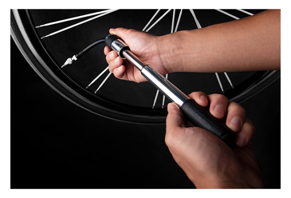 Pompe à Main Birzman Velocity MTB (Max 90psi / 6.2 Bar) Noir – Image 4